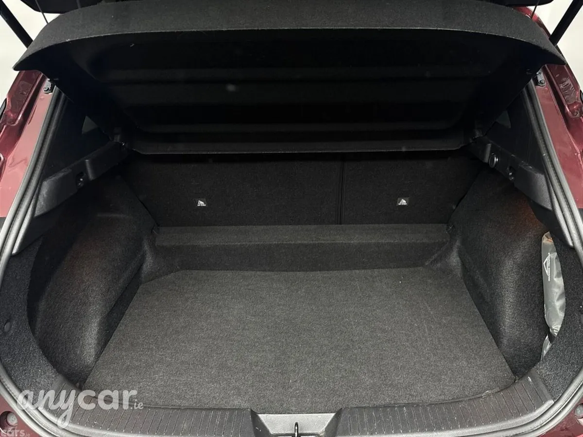 Nissan Qashqai MPV, Petrol, 2024, Red