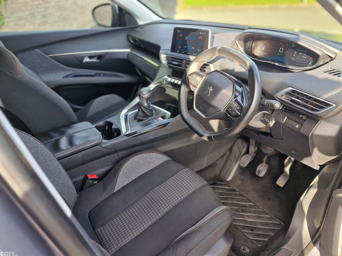 Peugeot 3008 SUV, Diesel, 2017, Grey