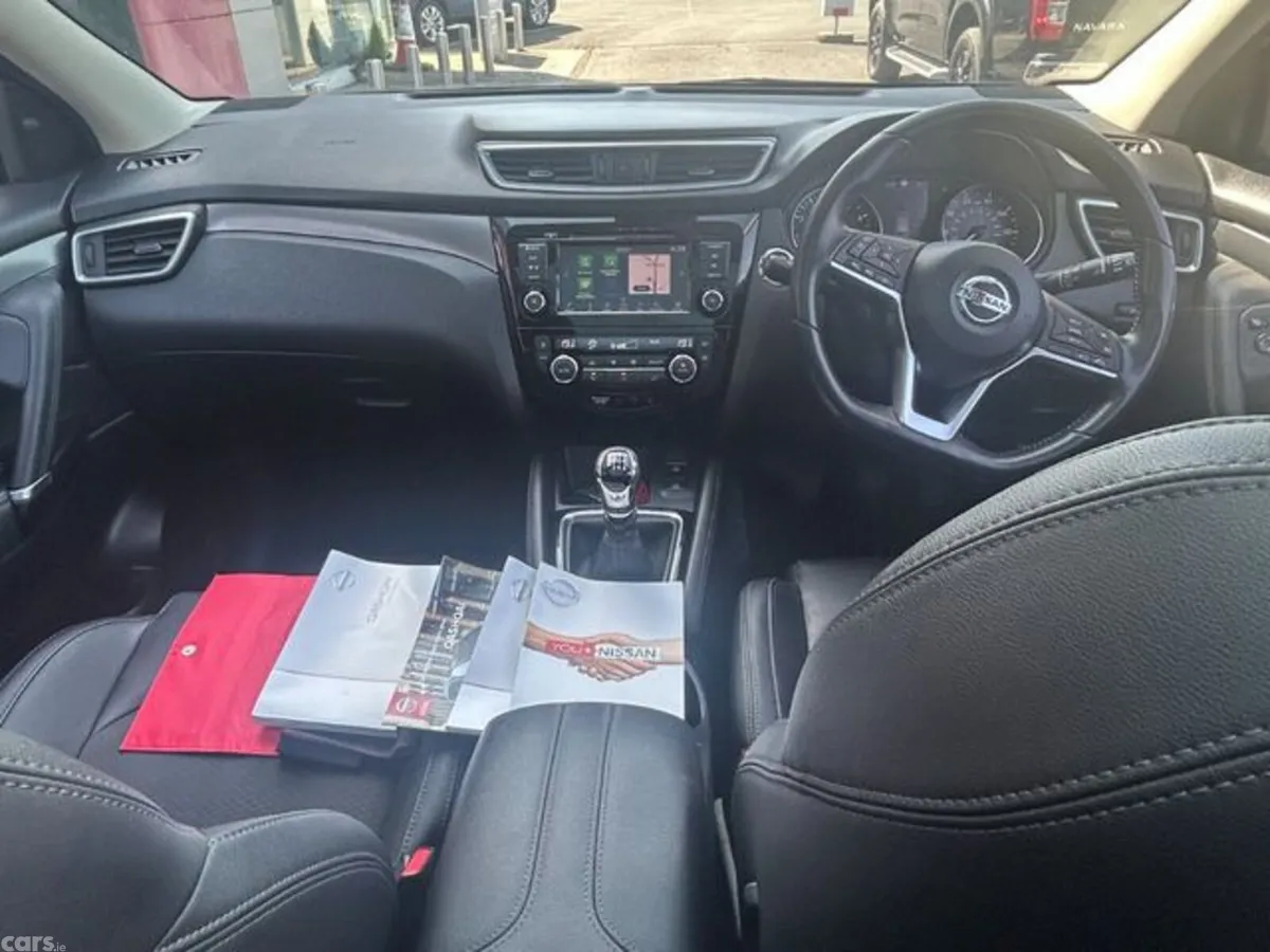 Nissan Qashqai SUV, Petrol, 2019, Red