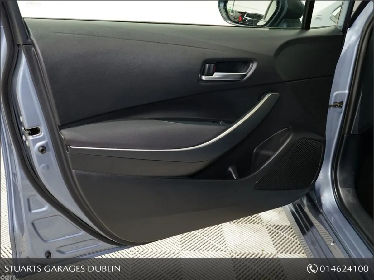 Toyota Corolla Saloon, Petrol Hybrid, 2022, Grey