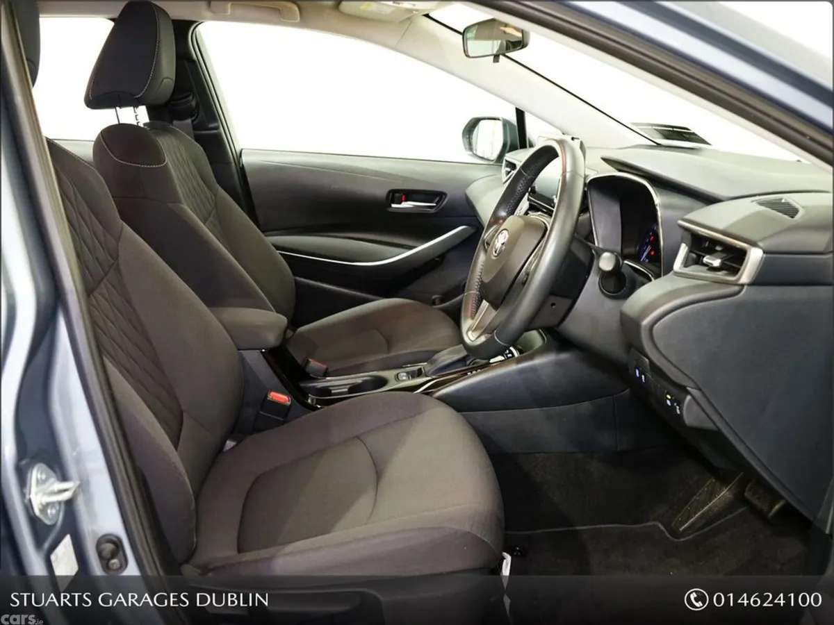 Toyota Corolla Saloon, Petrol Hybrid, 2022, Grey