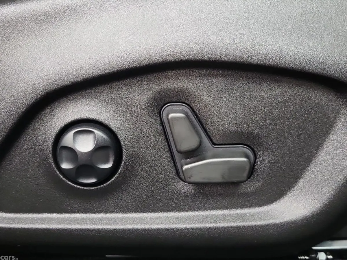 Jeep Compass SUV, Petrol Plug-in Hybrid, 2026, Green