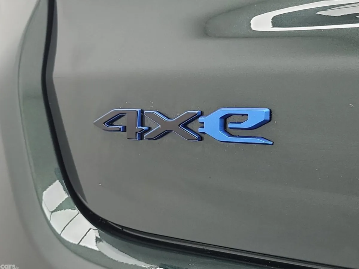 Jeep Compass SUV, Petrol Plug-in Hybrid, 2026, Green