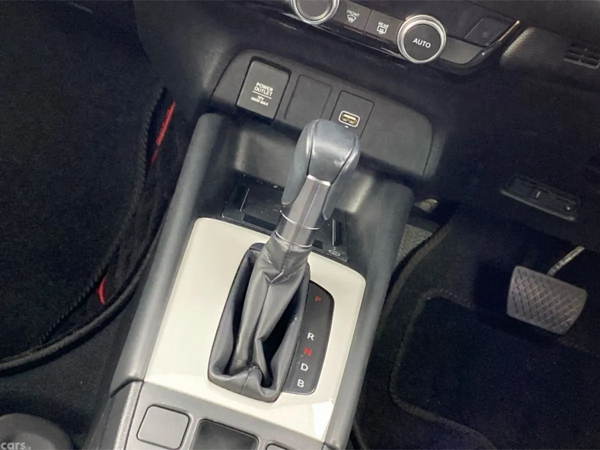Honda Fit Hatchback, Petrol Hybrid, 2022, White