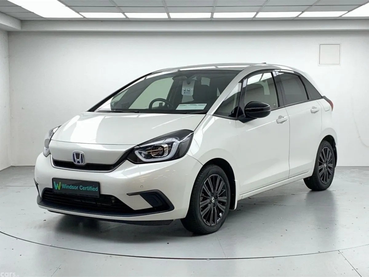 Honda Fit Hatchback, Petrol Hybrid, 2022, White