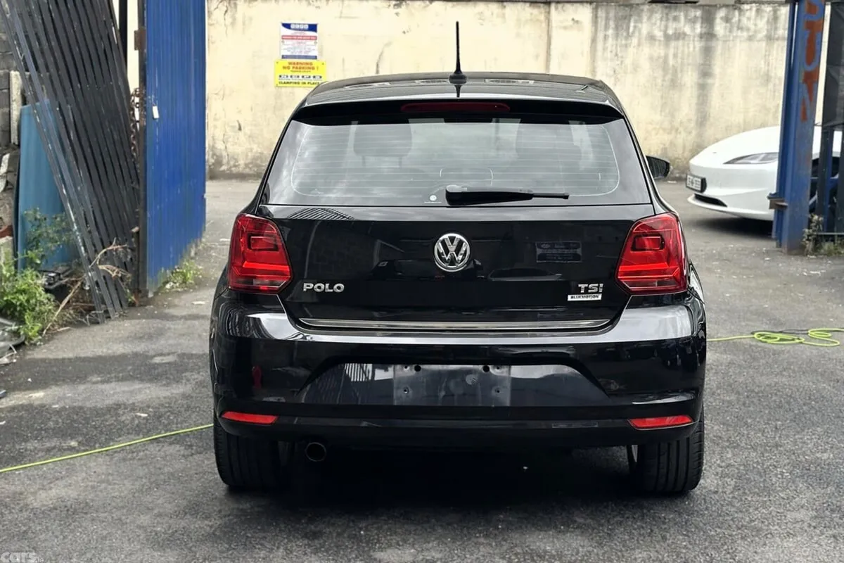 Volkswagen Polo Hatchback, Petrol, 2016, Black