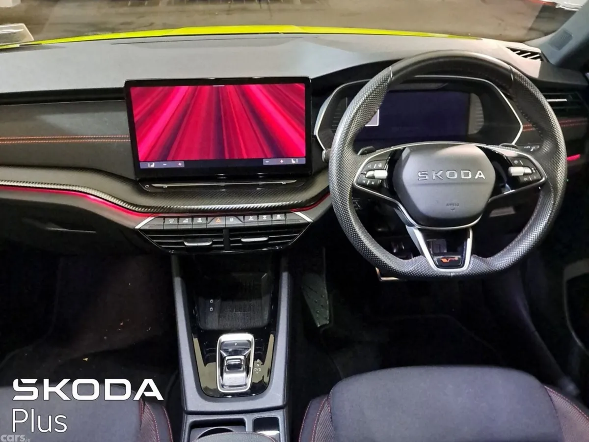 Skoda Octavia Saloon, Petrol, 2025, Green