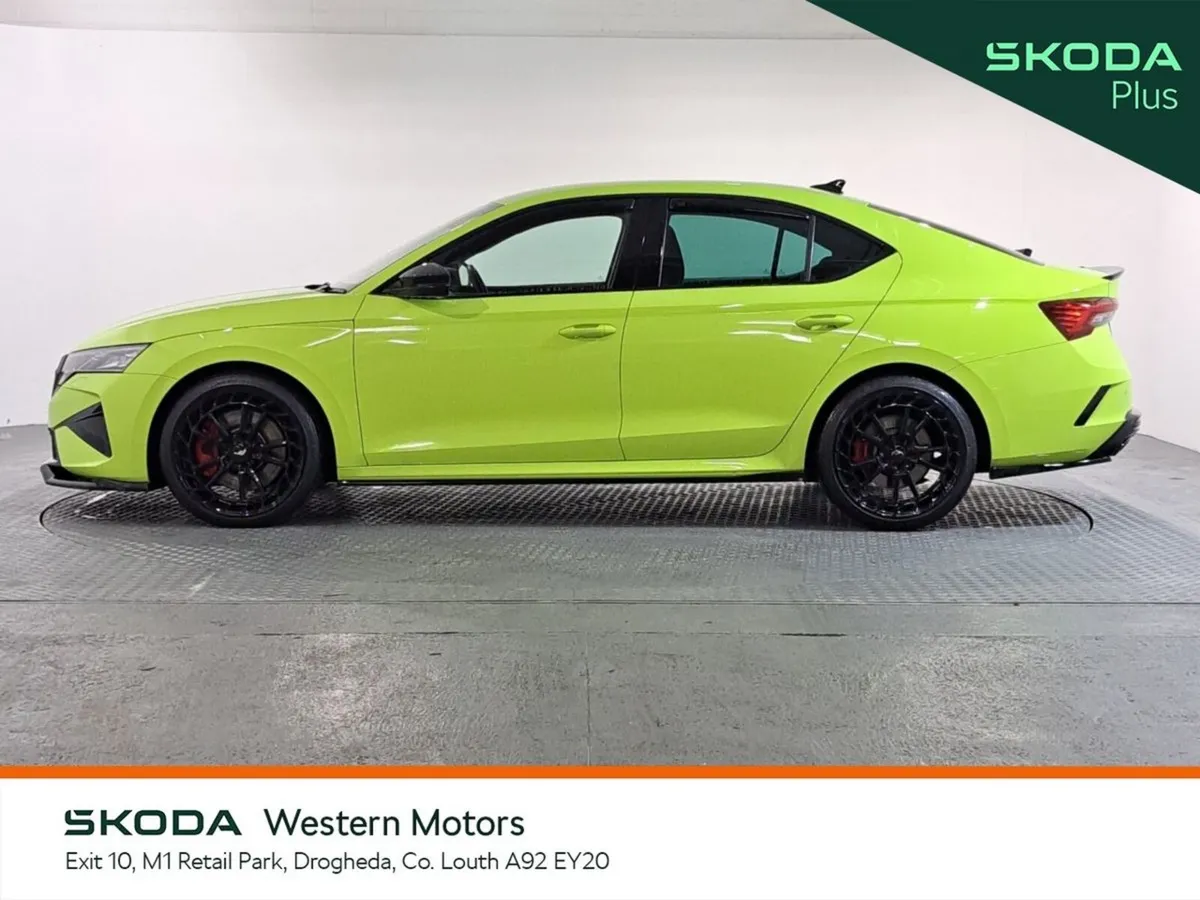 Skoda Octavia Saloon, Petrol, 2025, Green