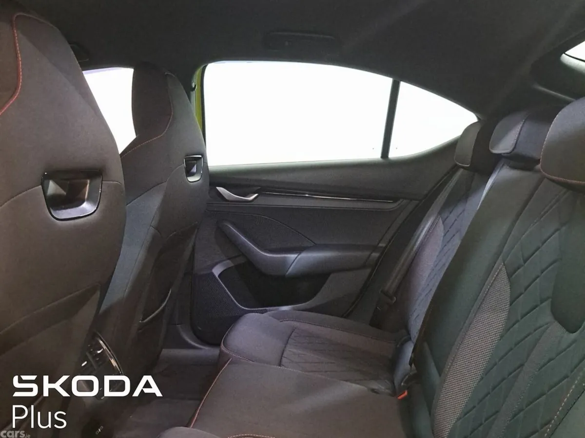 Skoda Octavia Saloon, Petrol, 2025, Green