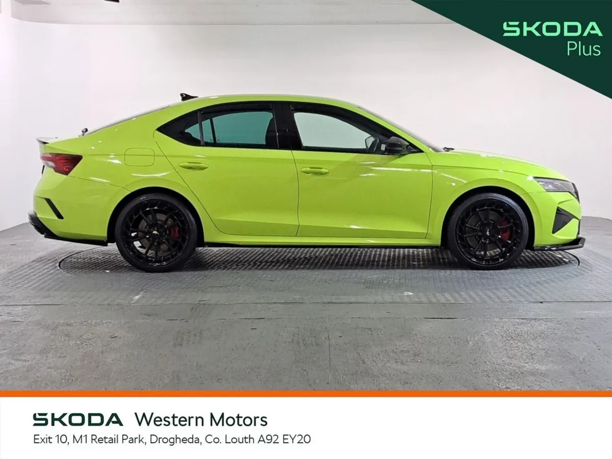 Skoda Octavia Saloon, Petrol, 2025, Green