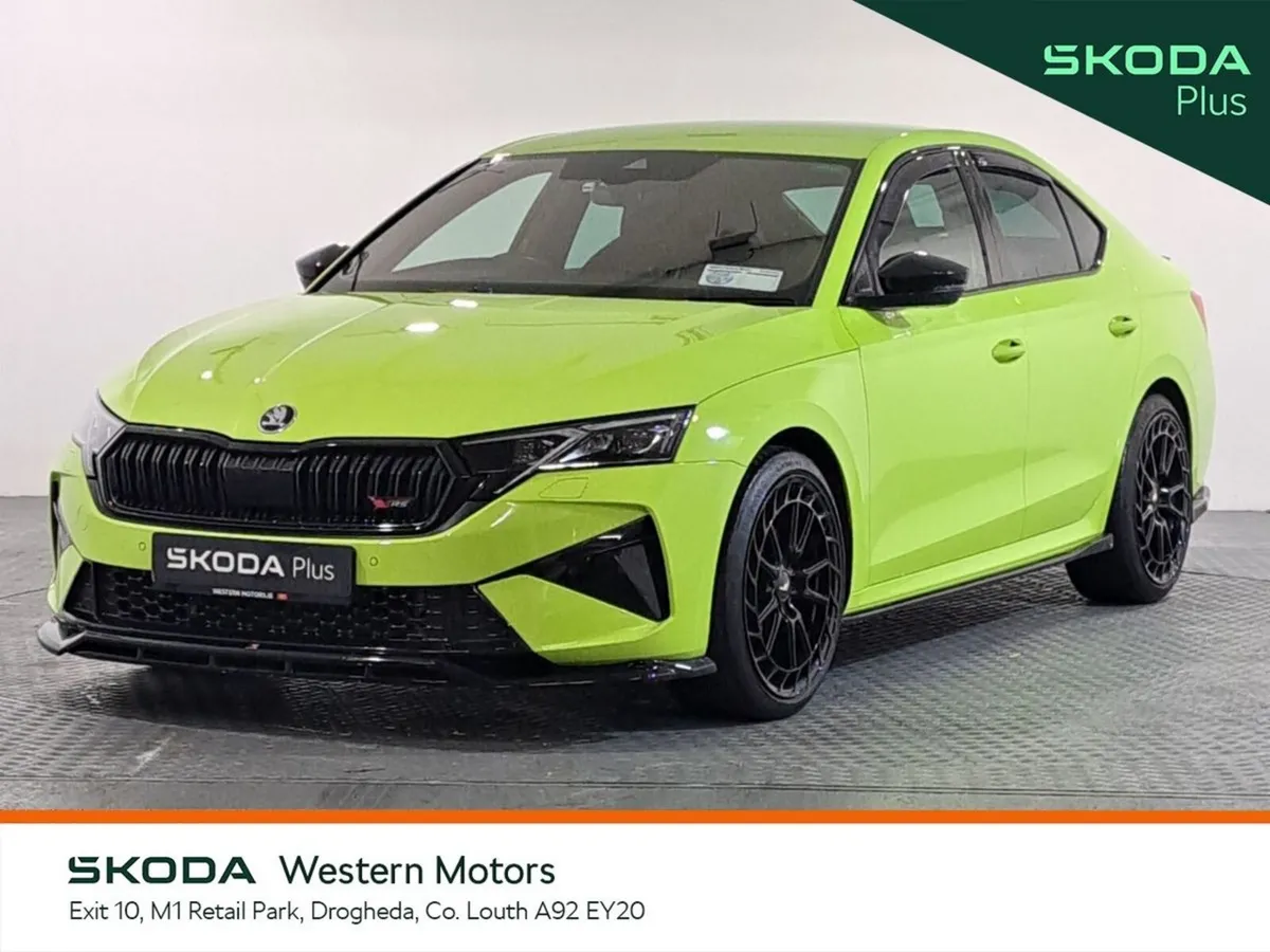 Skoda Octavia Saloon, Petrol, 2025, Green
