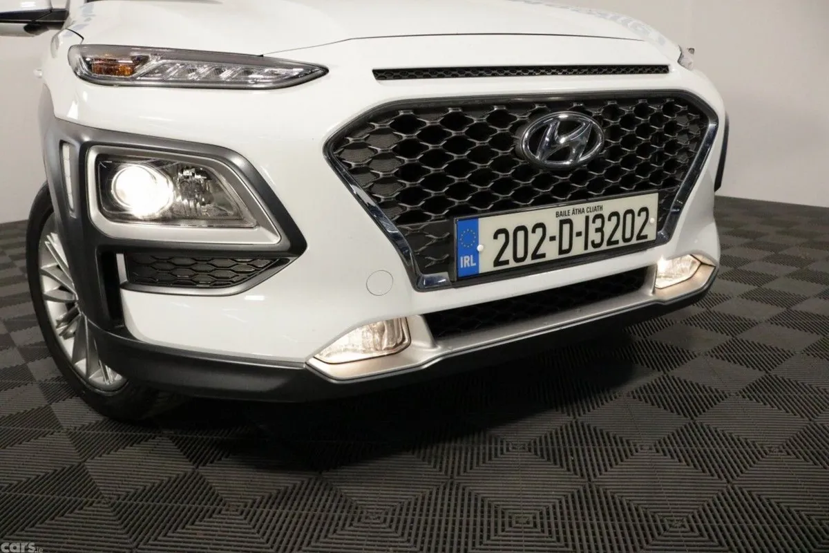 Hyundai KONA SUV, Petrol, 2020, White