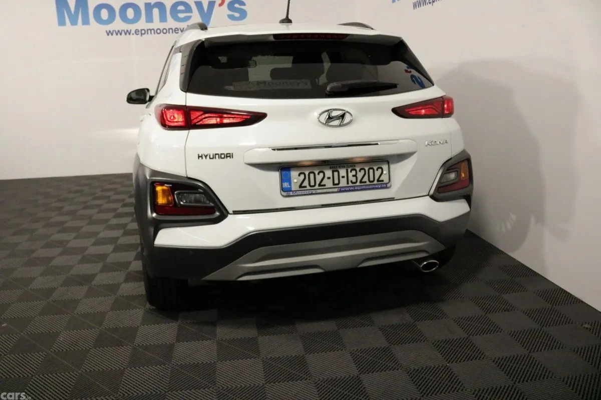 Hyundai KONA SUV, Petrol, 2020, White