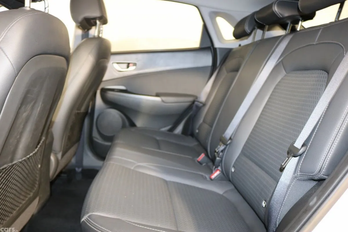 Hyundai KONA SUV, Petrol, 2020, White