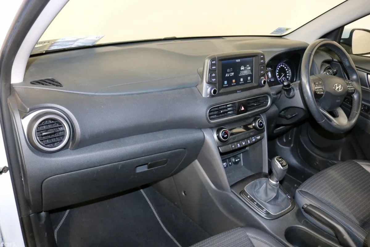 Hyundai KONA SUV, Petrol, 2020, White