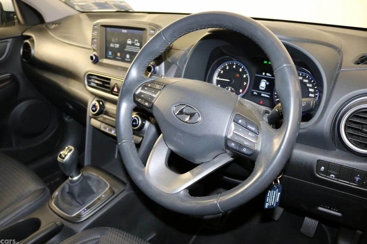 Hyundai KONA SUV, Petrol, 2020, White