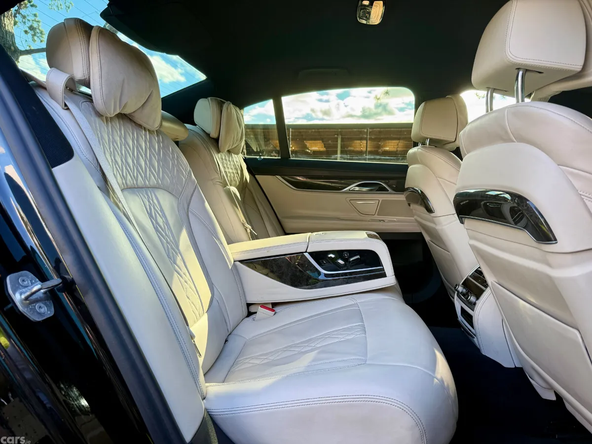 BMW 7-Series Saloon, Diesel, 2017, Black