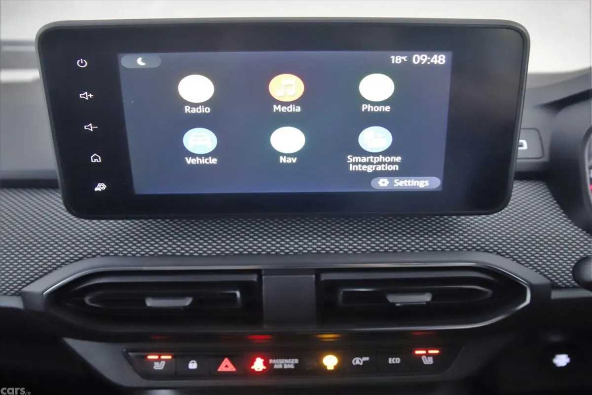 Dacia Jogger MPV, Petrol, 2023, Brown