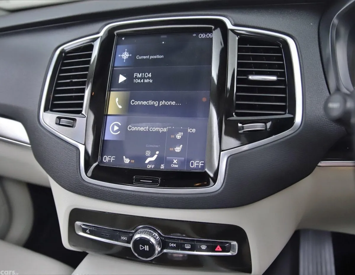 Volvo XC90 SUV, Petrol Plug-in Hybrid, 2018, Grey