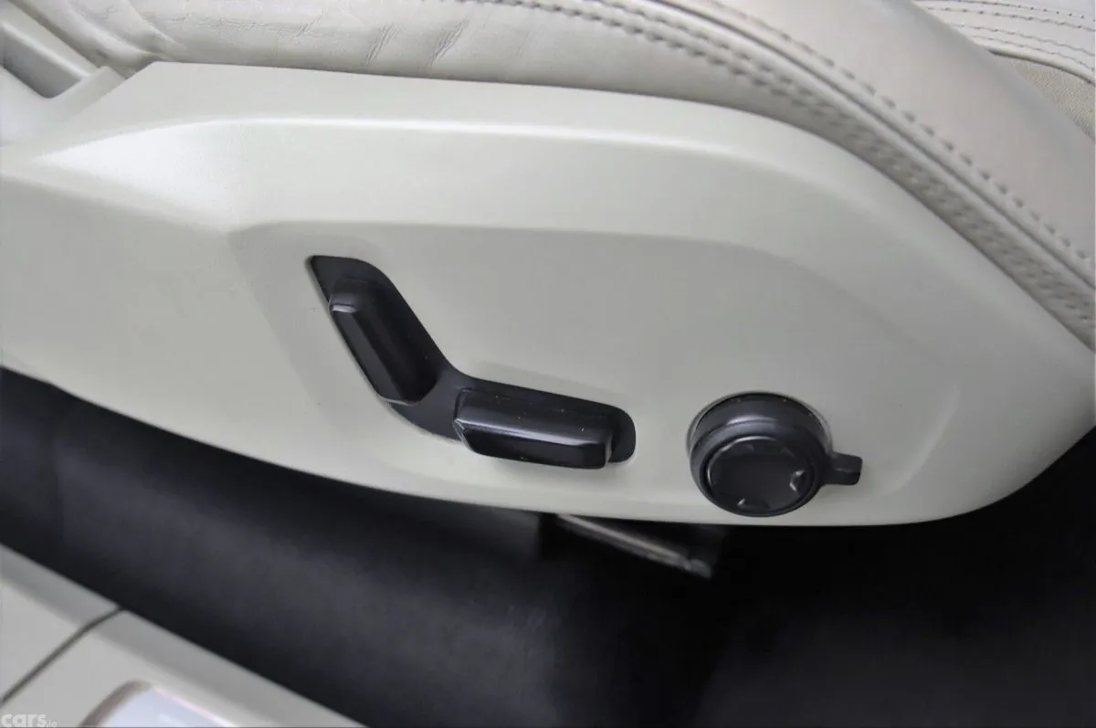 Volvo XC90 SUV, Petrol Plug-in Hybrid, 2018, Grey