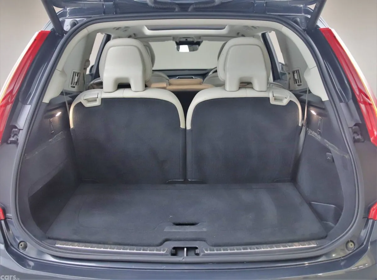 Volvo XC90 SUV, Petrol Plug-in Hybrid, 2018, Grey
