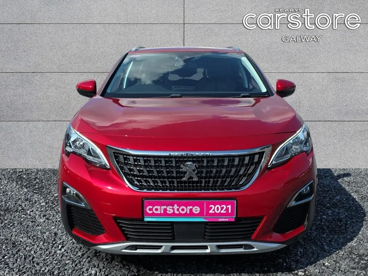Peugeot 5008 MPV, Diesel, 2020, Red
