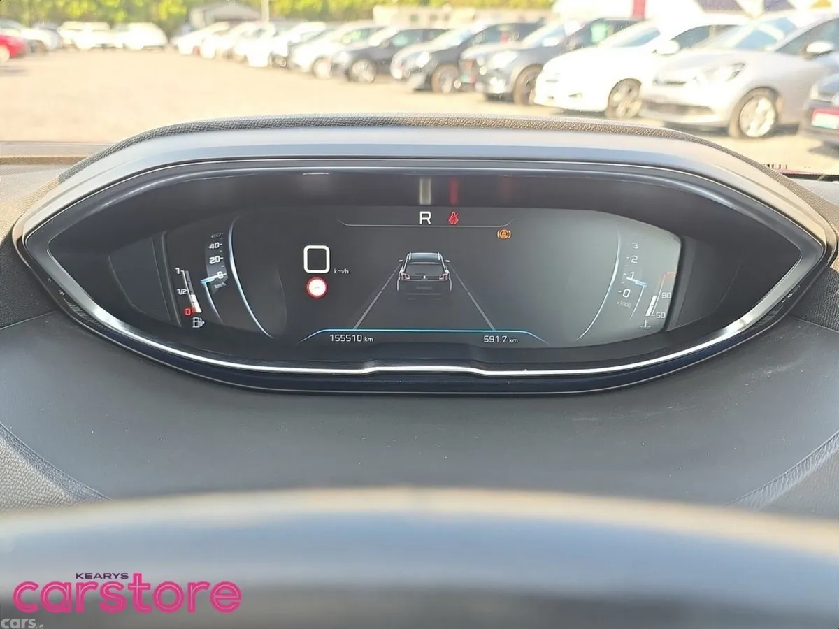 Peugeot 5008 MPV, Diesel, 2020, Red