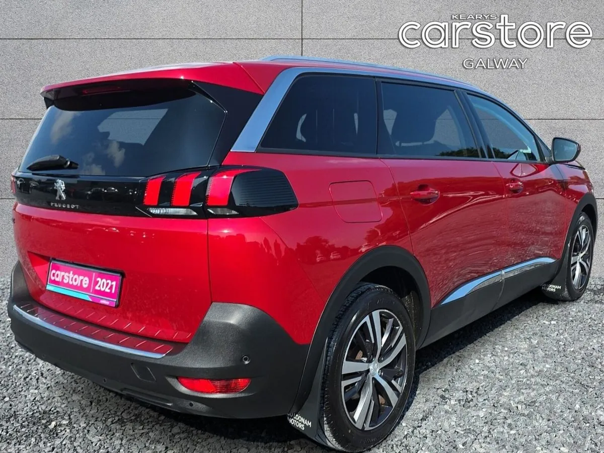 Peugeot 5008 MPV, Diesel, 2020, Red