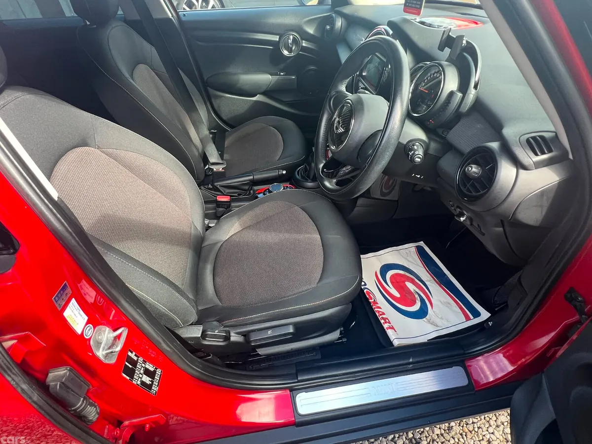 Mini Cooper Hatchback, Diesel, 2017, Red