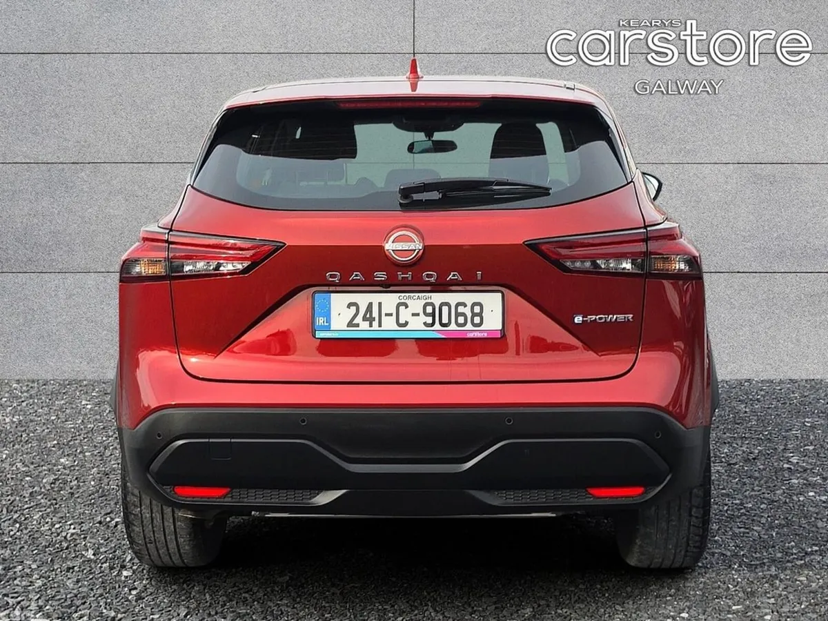 Nissan Qashqai MPV, Petrol, 2024, Red
