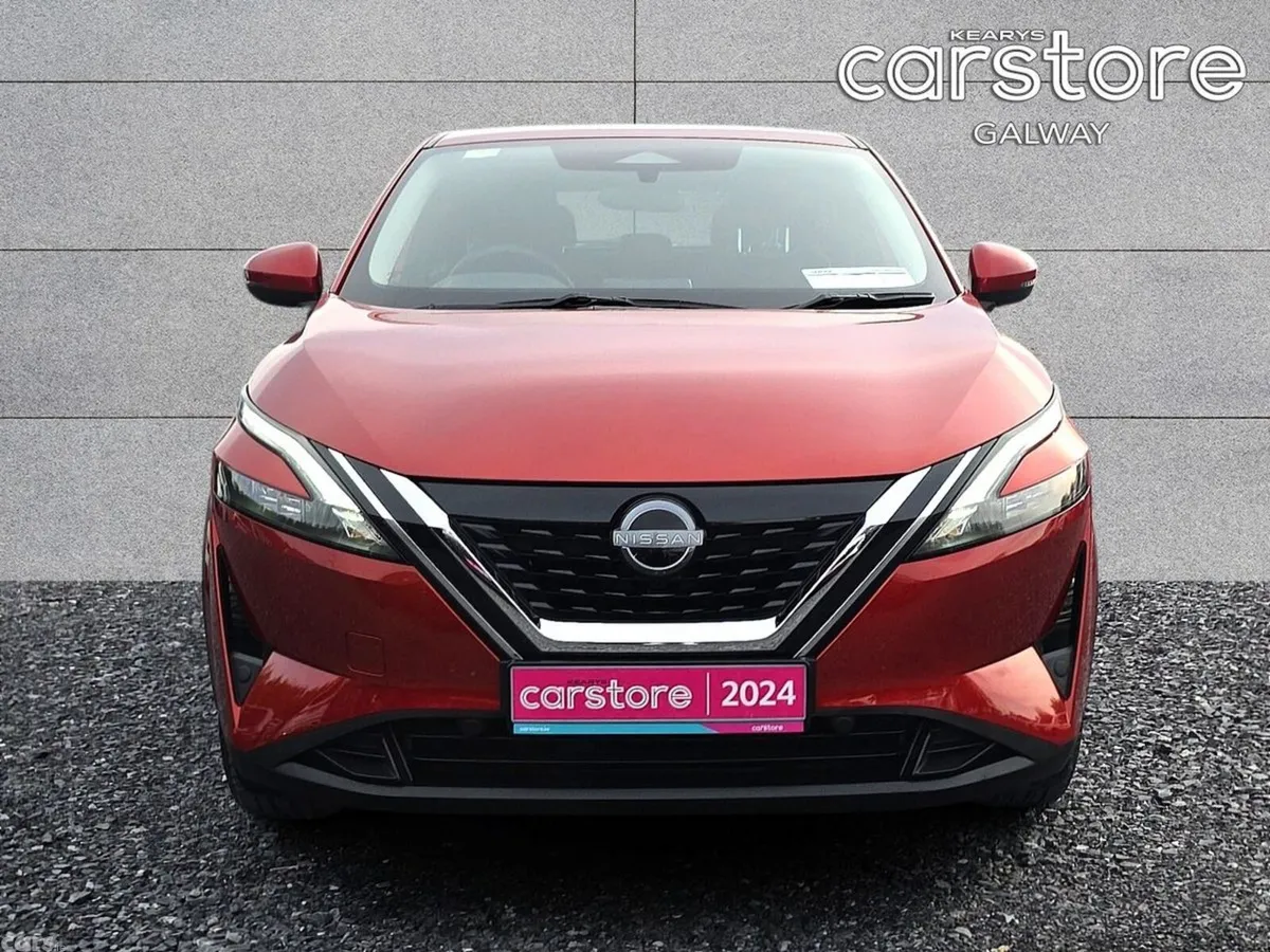 Nissan Qashqai MPV, Petrol, 2024, Red