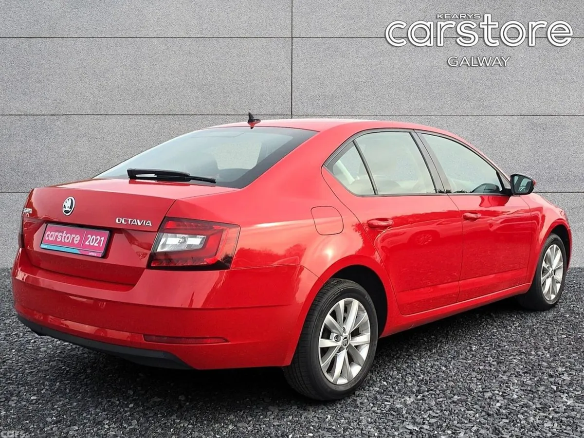 Skoda Octavia Saloon, Petrol, 2021, Red