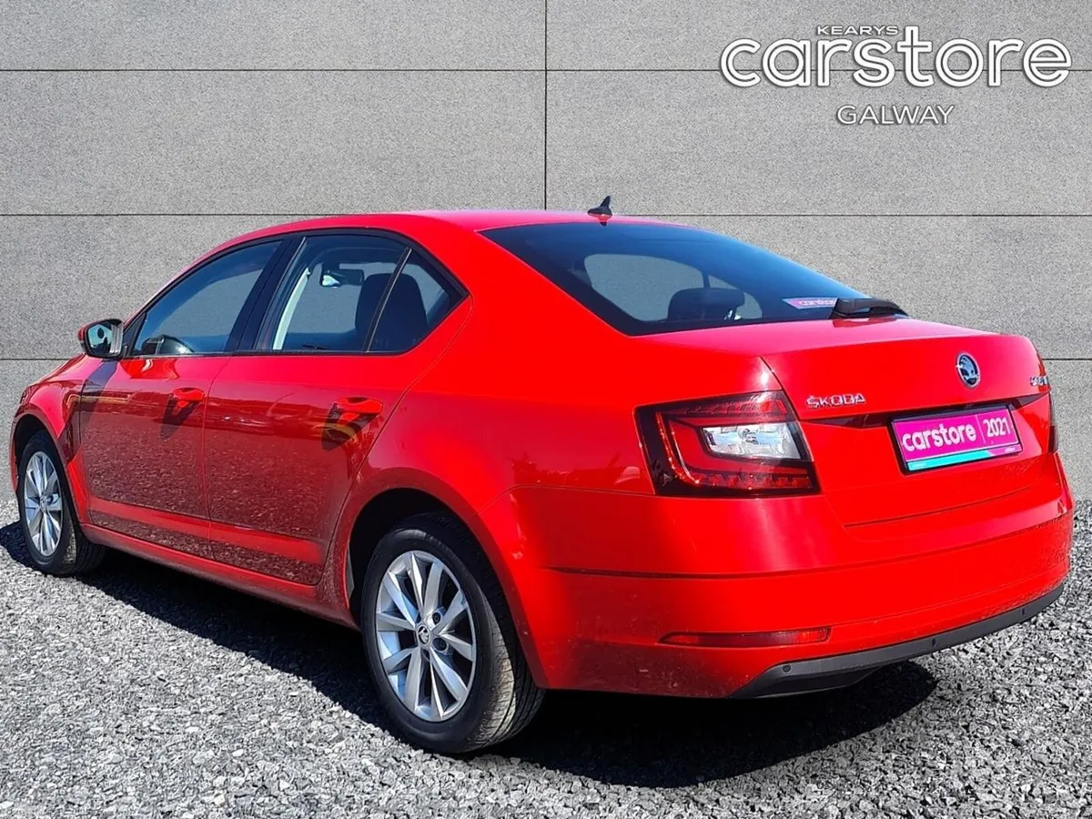 Skoda Octavia Saloon, Petrol, 2021, Red