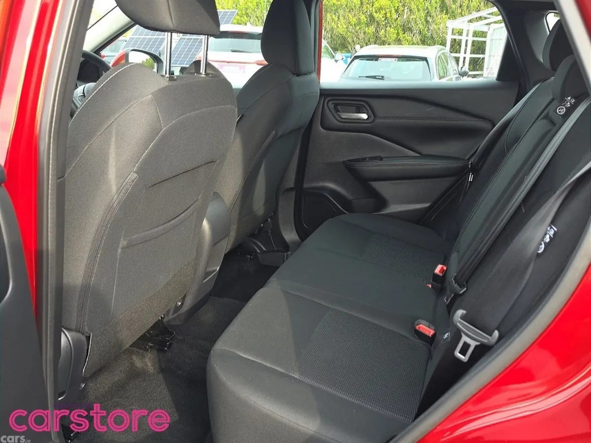 Nissan Qashqai MPV, Petrol, 2024, Red