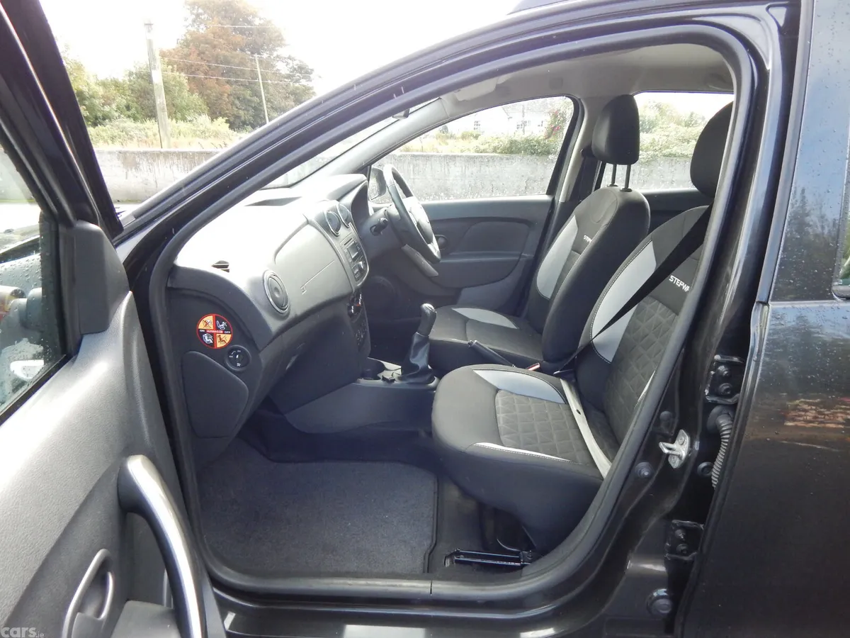 Dacia Sandero Stepway Hatchback, Petrol, 2015, Black
