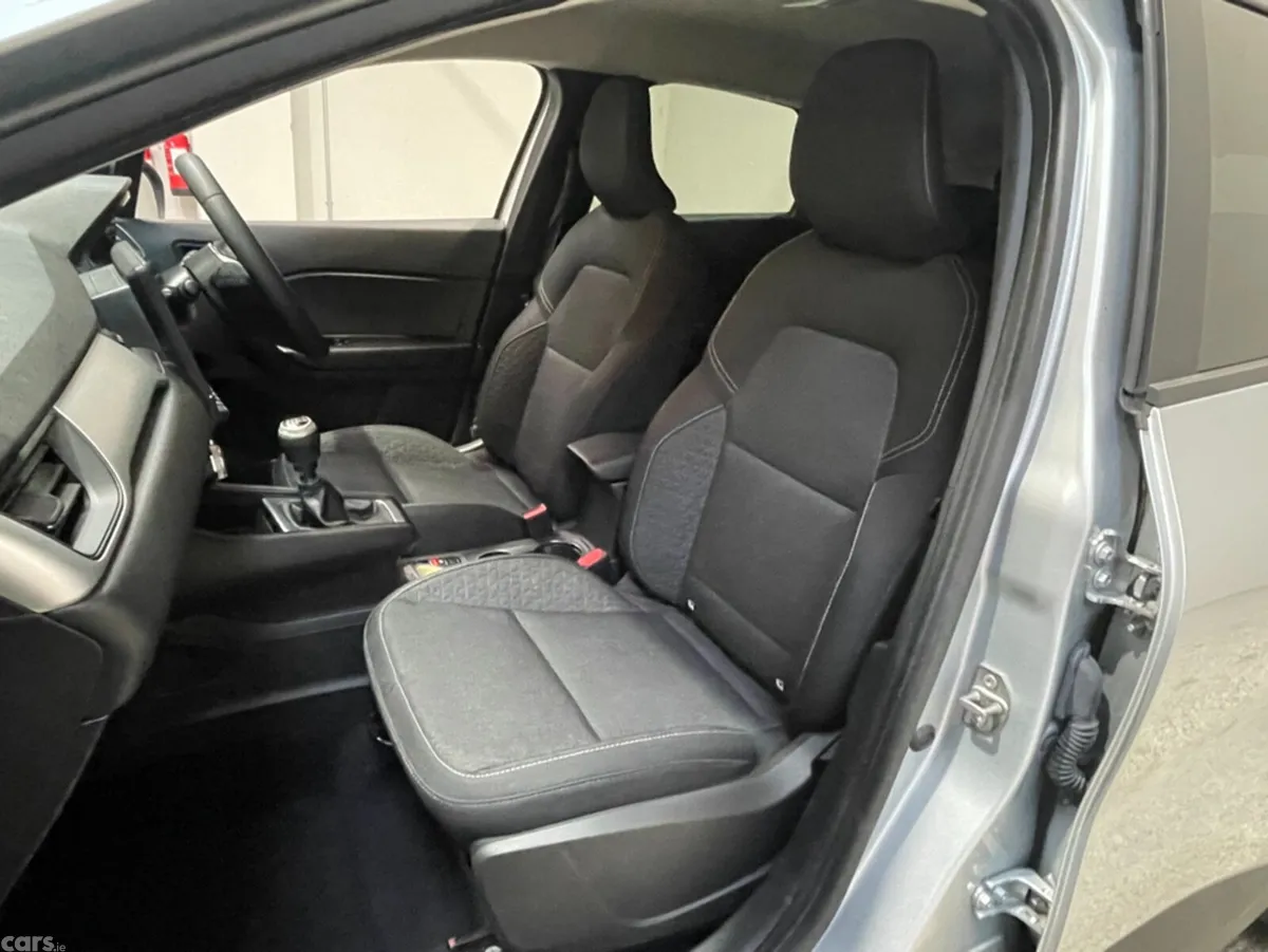 Renault Captur Hatchback, Petrol, 2024, Grey