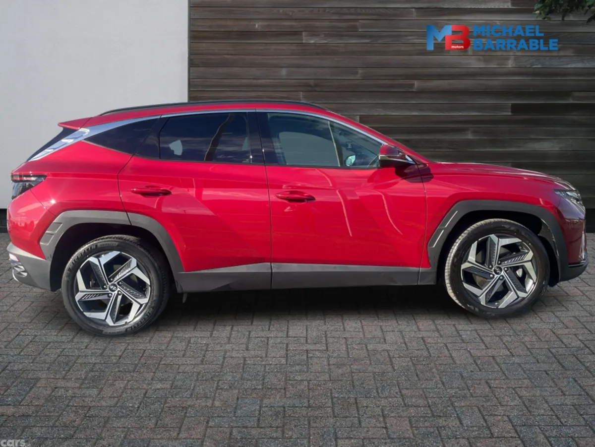 Hyundai Tucson MPV, Petrol Hybrid, 2022, Red