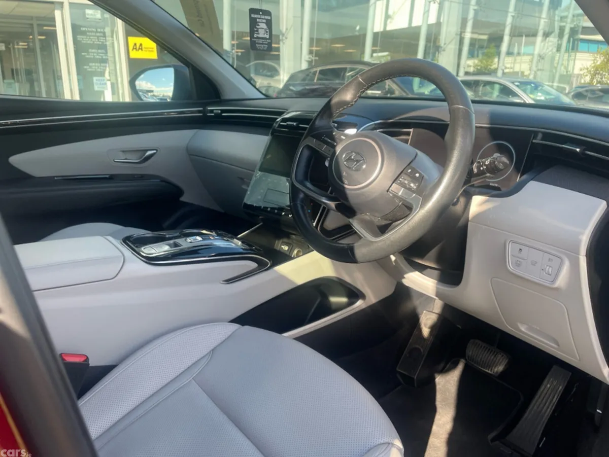 Hyundai Tucson MPV, Petrol Hybrid, 2022, Red