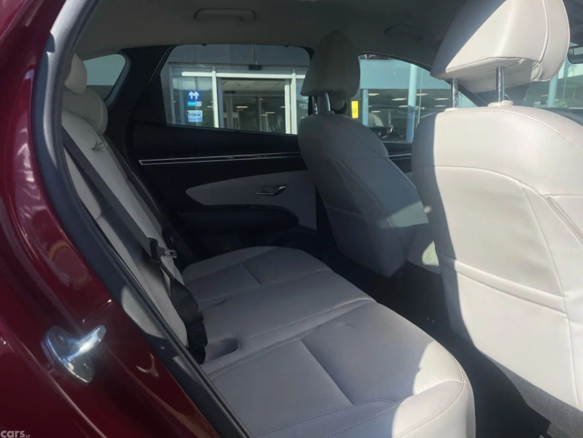 Hyundai Tucson MPV, Petrol Hybrid, 2022, Red