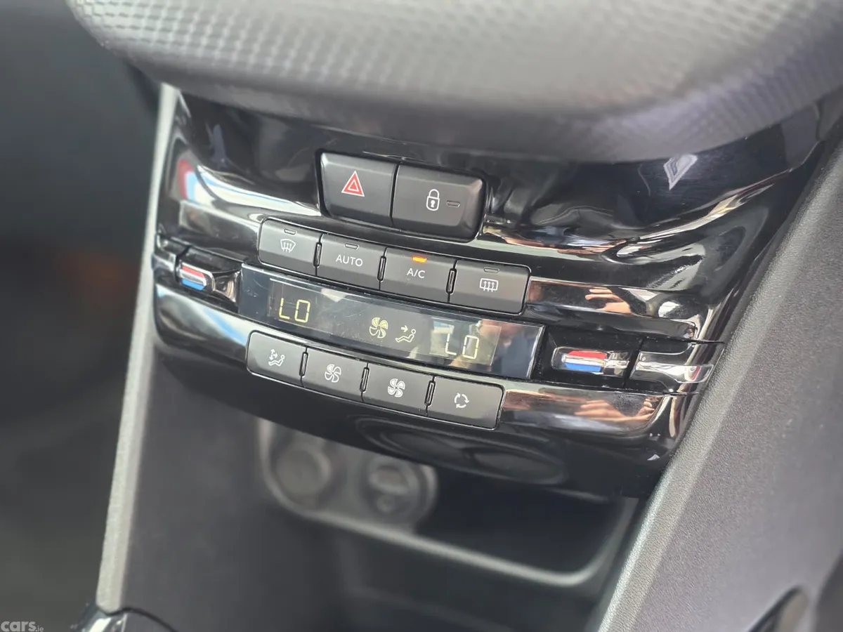 Peugeot 2008 Estate, Petrol, 2018, Red