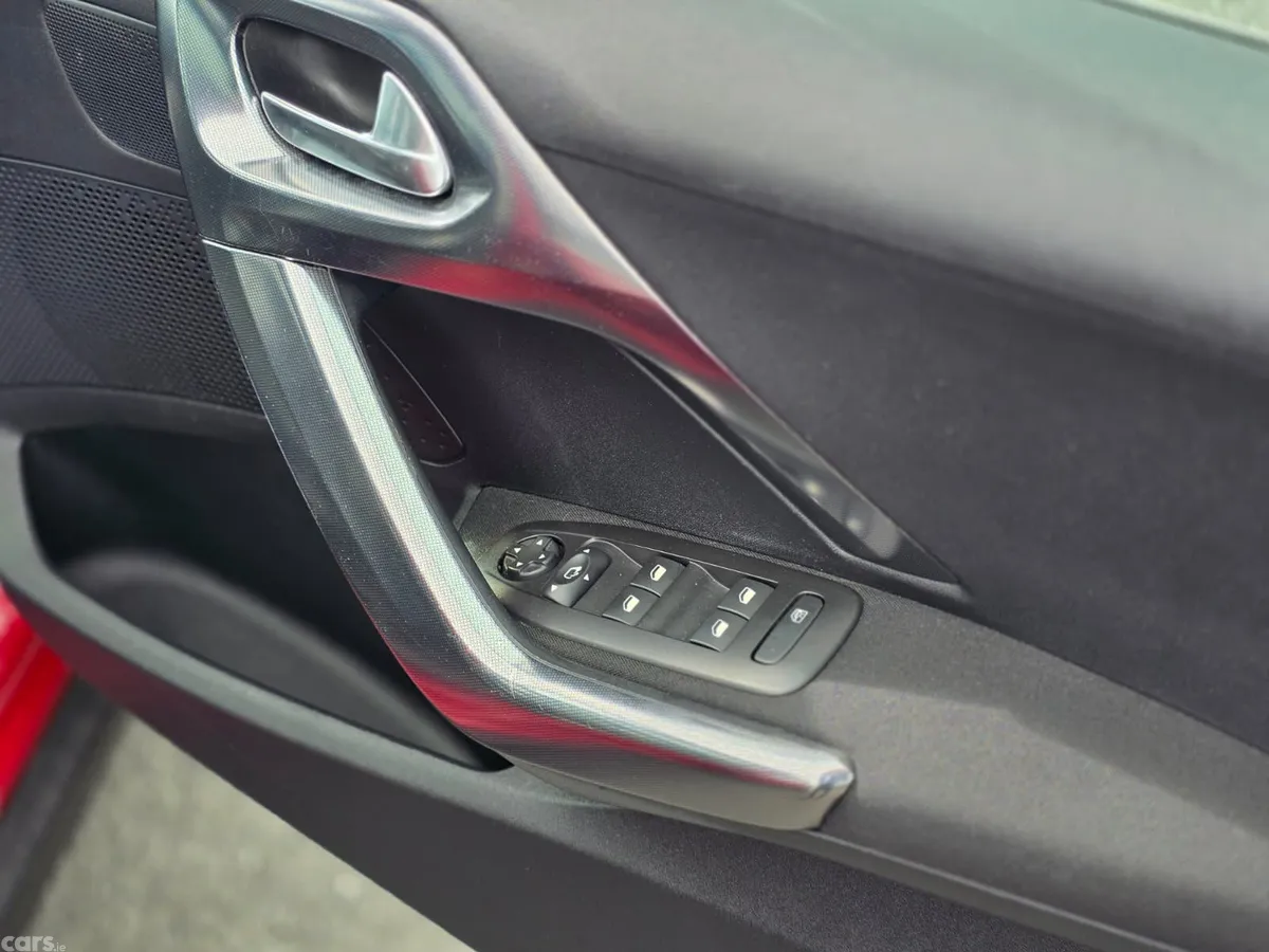 Peugeot 2008 Estate, Petrol, 2018, Red