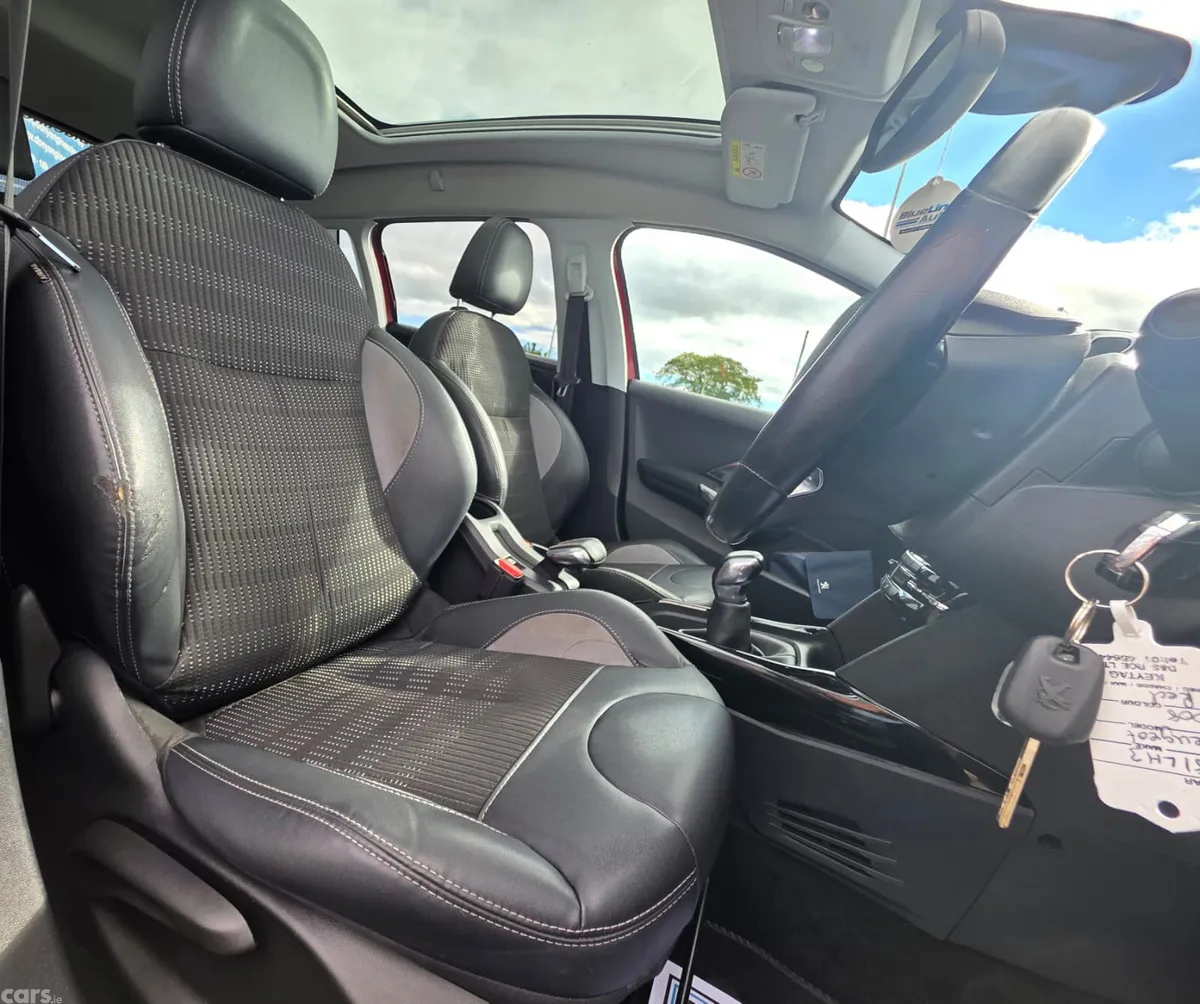 Peugeot 2008 Estate, Petrol, 2018, Red