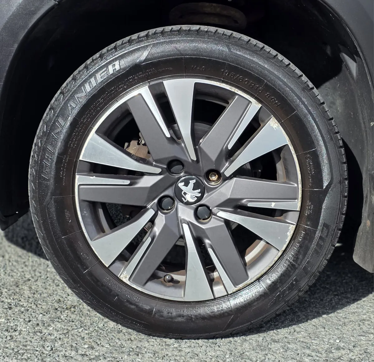 Peugeot 2008 Estate, Petrol, 2018, Red