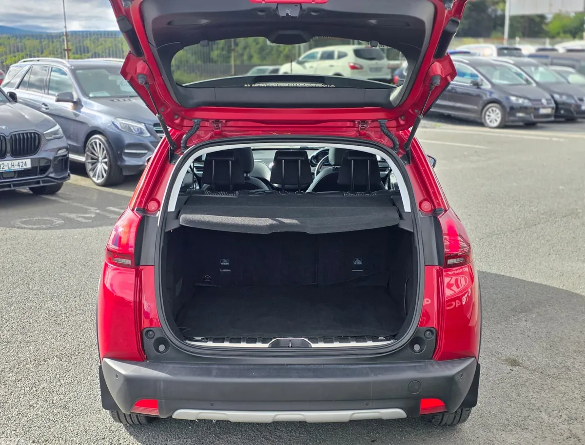 Peugeot 2008 Estate, Petrol, 2018, Red