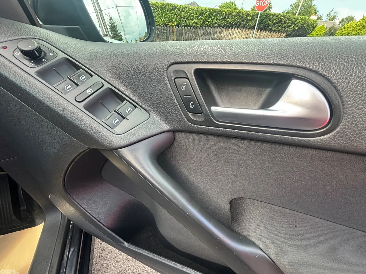 Volkswagen Tiguan SUV, Diesel, 2012, Black