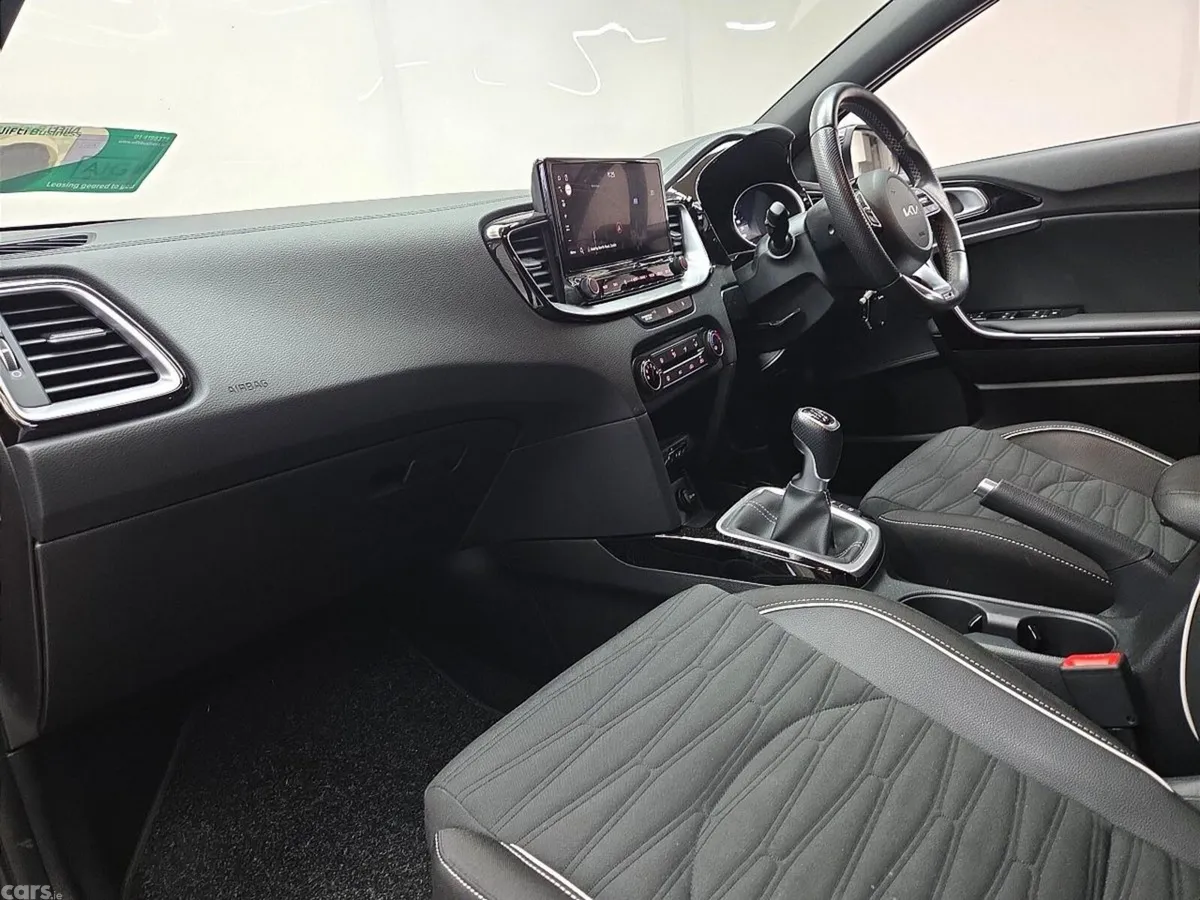 Kia Ceed Hatchback, Diesel Hybrid, 2023, Orange