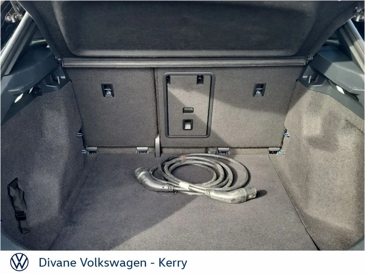 Volkswagen ID.4 Hatchback, Electric, 2021, Blue