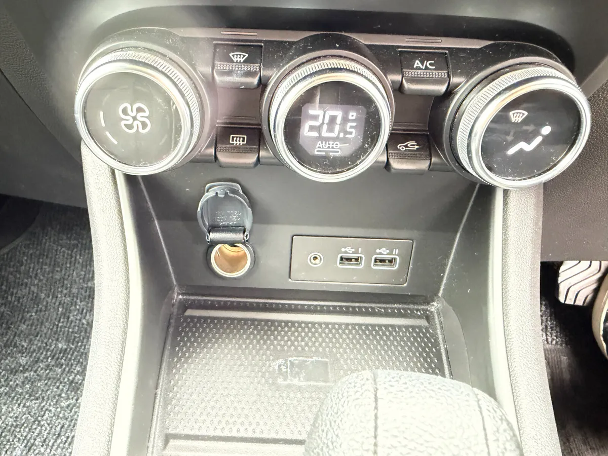 Renault Captur Hatchback, Petrol Plug-in Hybrid, 2023, Other