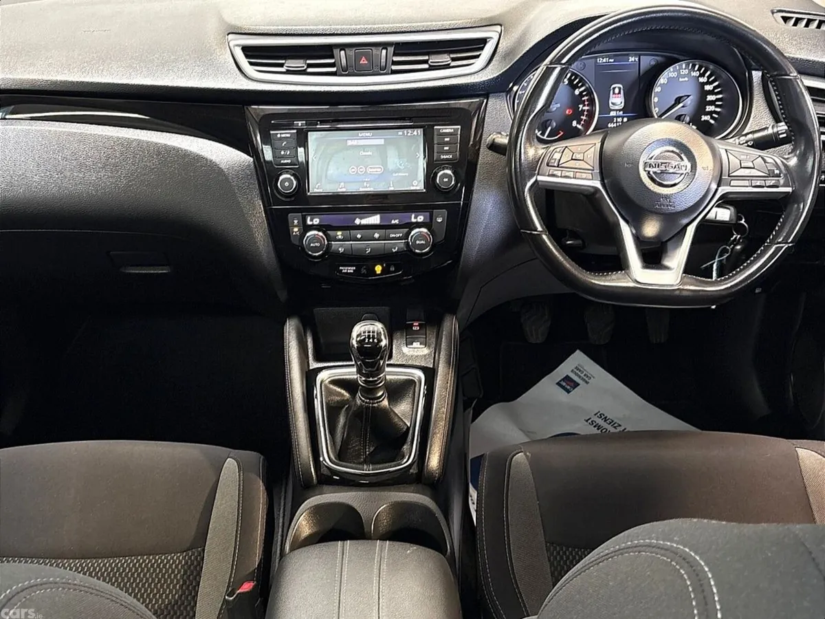 Nissan Qashqai MPV, Petrol, 2021, Grey
