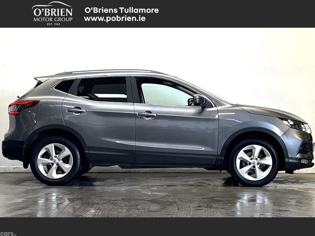 Nissan Qashqai MPV, Petrol, 2021, Grey